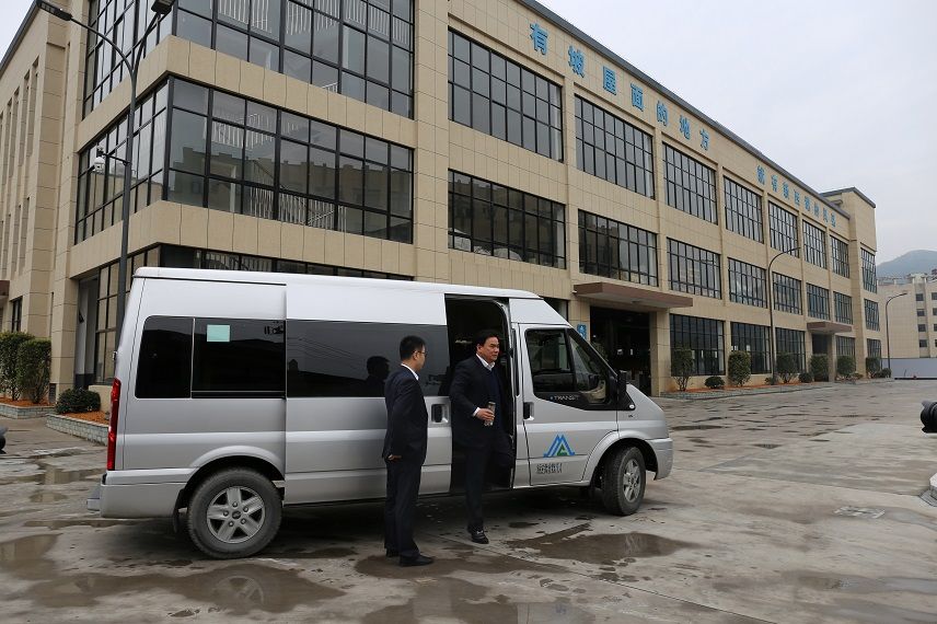廠車到達(dá).jpg